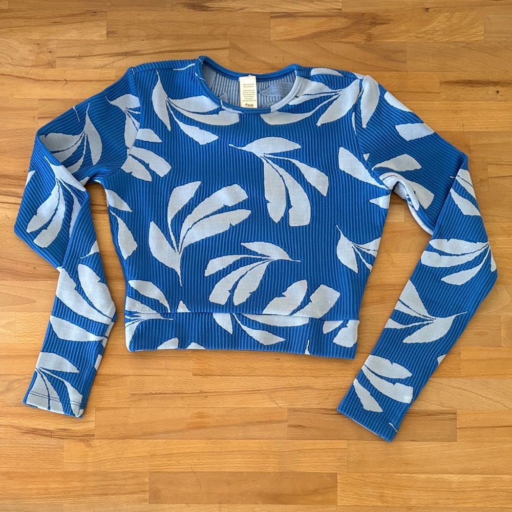 Seea Blue and White Leaf Print rash guard size Small